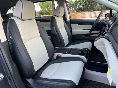 Certified 2026 Honda Odyssey Elite image 30