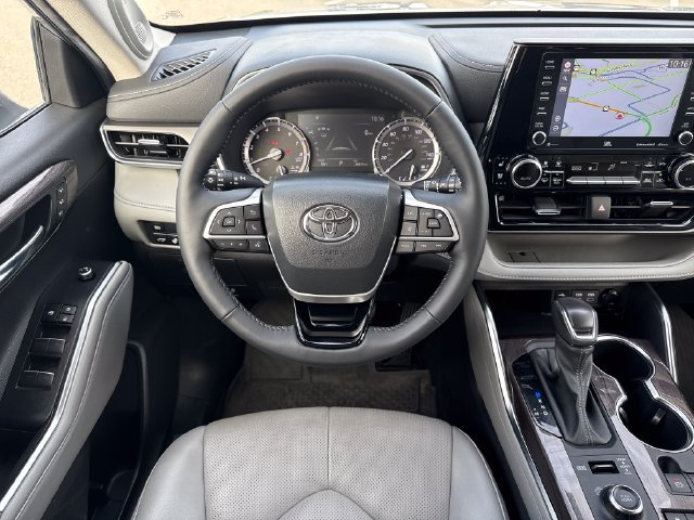 Used 2022 Toyota Highlander Limited AWD/4WD image 14