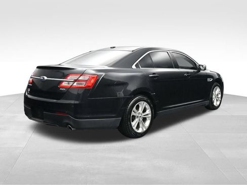 Used 2015 Ford Taurus SEL FWD image 5