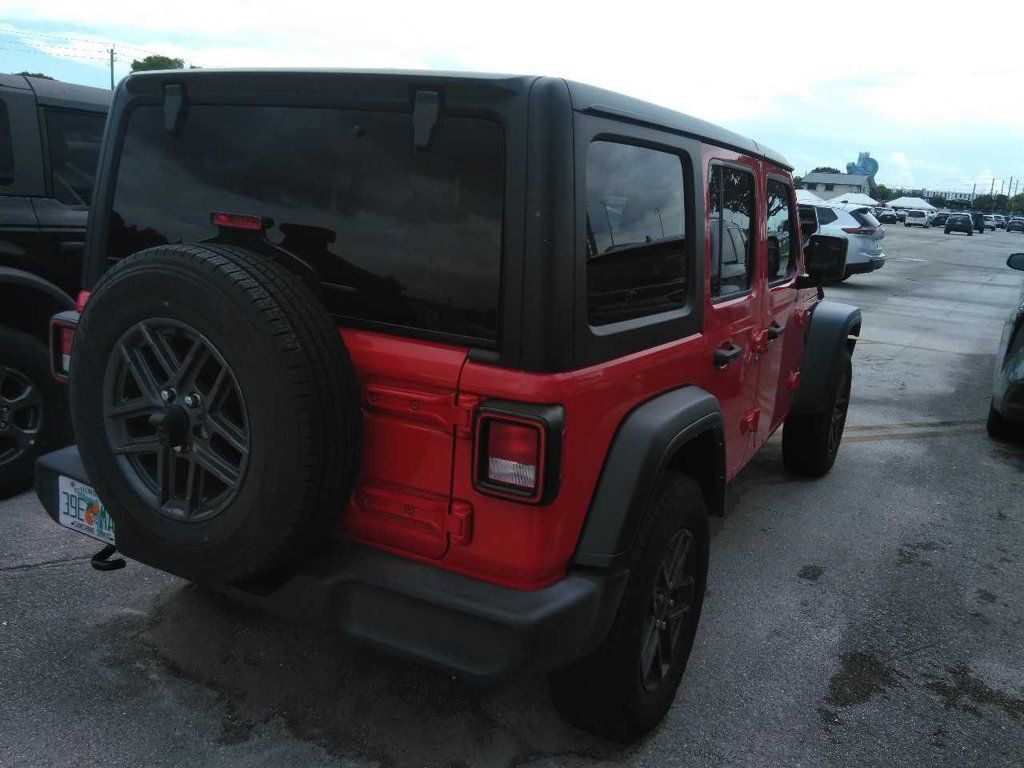 Used 2024 Jeep Wrangler Unlimited Sport AWD/4WD image 2