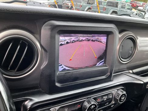 Used 2021 Jeep Wrangler Sport S image 27