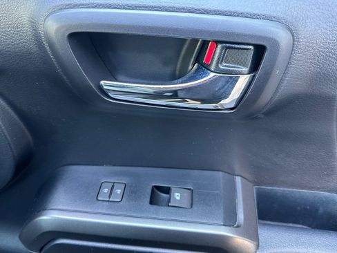 Used 2021 Toyota Tacoma TRD Sport w/ Technology Package image 22