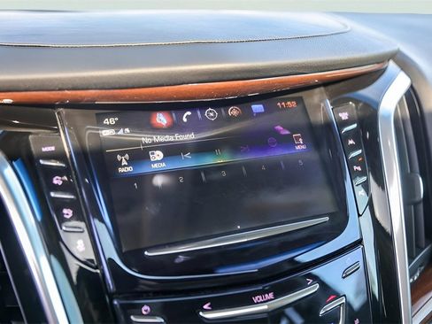 Used 2019 Cadillac Escalade Luxury image 15