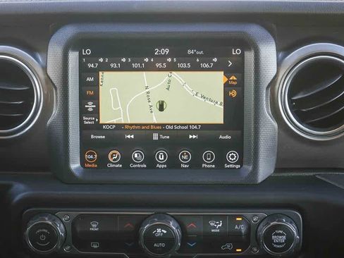 Used 2020 Jeep Wrangler Unlimited Sahara w/ Uconnect 4C Nav & Sound Group AWD/4WD image 14