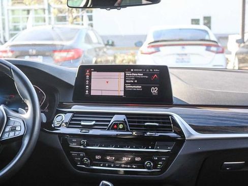 Used 2020 BMW 530i w/ Premium Package image 18