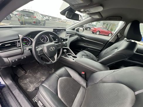 Used 2022 Toyota Camry XLE image 10