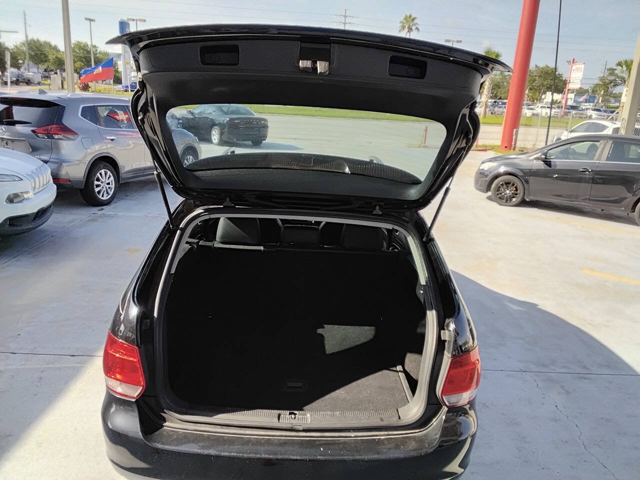 Used 2014 Volkswagen Jetta TDI FWD image 3