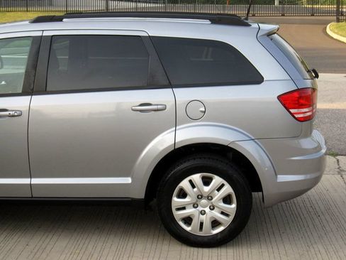 Used 2018 Dodge Journey SE FWD image 8