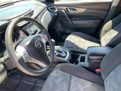 Used 2015 Nissan Rogue SV w/ SV Premium Package FWD image 12