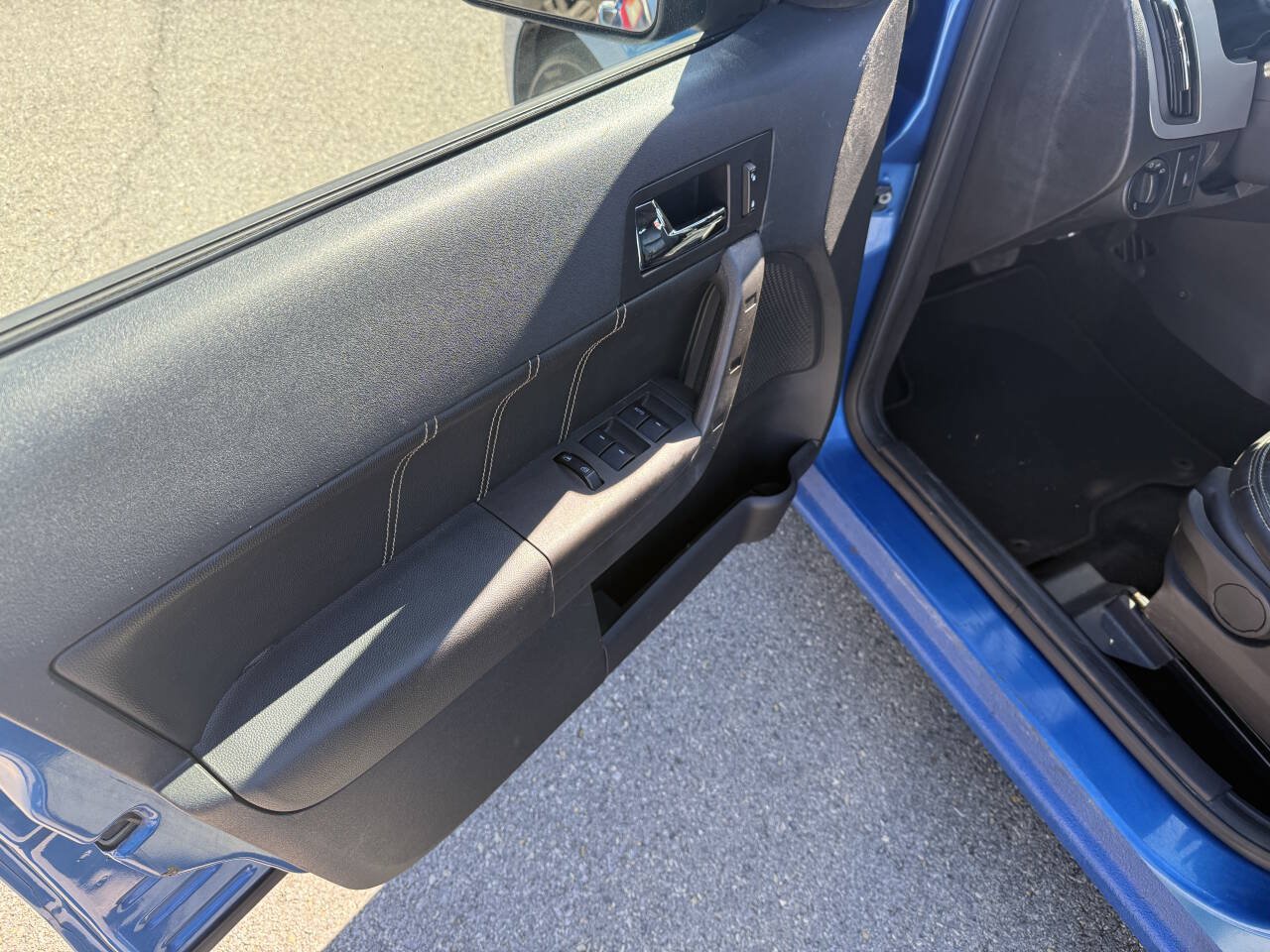 Used 2010 Ford Focus SEL FWD image 10