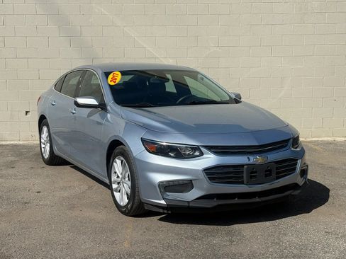 Used 2017 Chevrolet Malibu LT w/ Leather Package FWD image 13