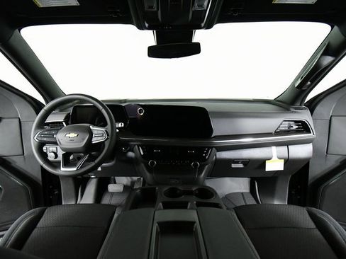 New 2026 Chevrolet Suburban LS image 18