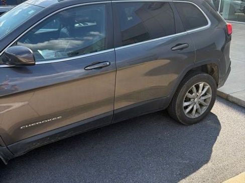 Used 2015 Jeep Cherokee Limited AWD/4WD image 8