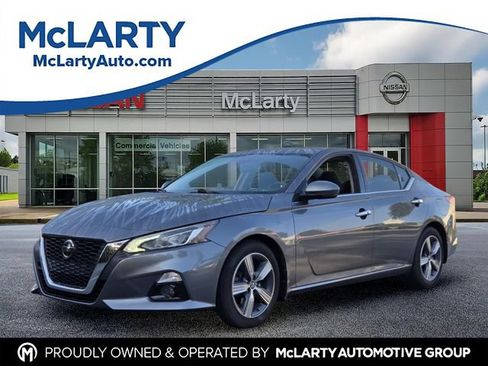 Used 2019 Nissan Altima 2.5 SV FWD image 1