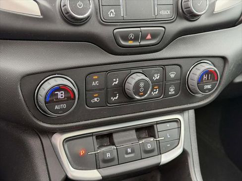 Used 2022 GMC Terrain SLE w/ Driver Convenience Package image 31