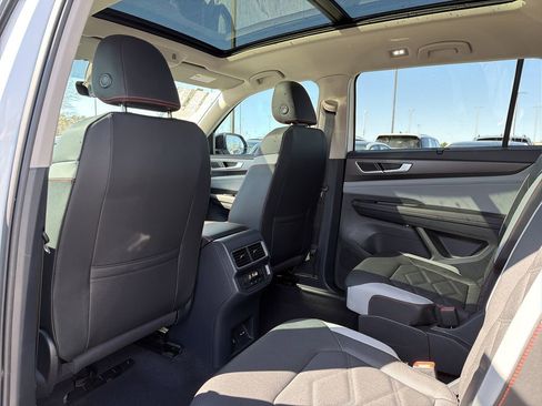 New 2026 Volkswagen Atlas Peak Edition AWD/4WD image 13