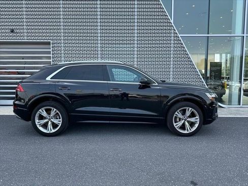 Used 2023 Audi Q8 Premium w/ Convenience Package AWD/4WD image 2