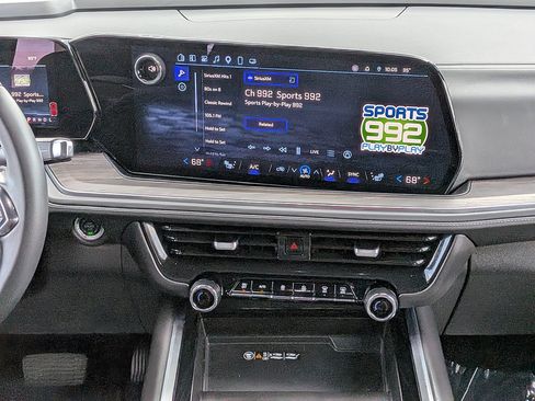 Certified 2025 Chevrolet Suburban Z71 AWD/4WD image 17