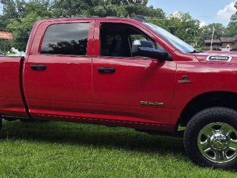 Used 2020 RAM 2500 Tradesman AWD/4WD image 2