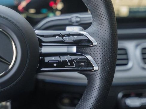 New 2026 Mercedes-Benz GLS 580 4MATIC image 32