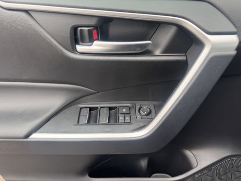 Used 2024 Toyota RAV4 XLE image 9