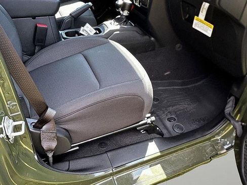 New 2023 Jeep Gladiator Sport image 18