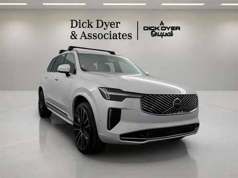 New 2026 Volvo XC60 B5 Plus w/ Protection Package Premier image 18