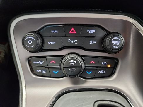 Used 2022 Dodge Challenger GT RWD image 19