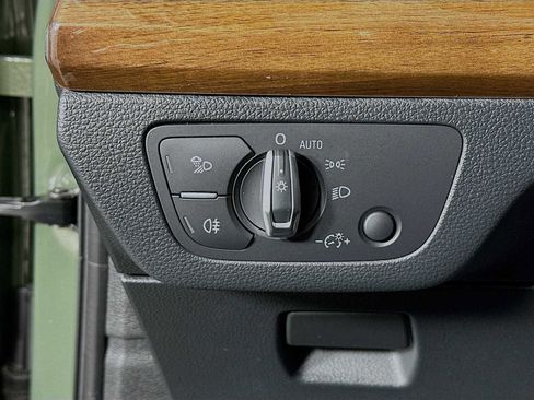 Used 2024 Audi Q5 e Premium Plus w/ Premium Plus Package image 10