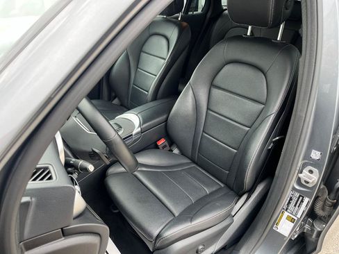 Used 2021 Mercedes-Benz GLC 300 4MATIC w/ Premium Package image 12