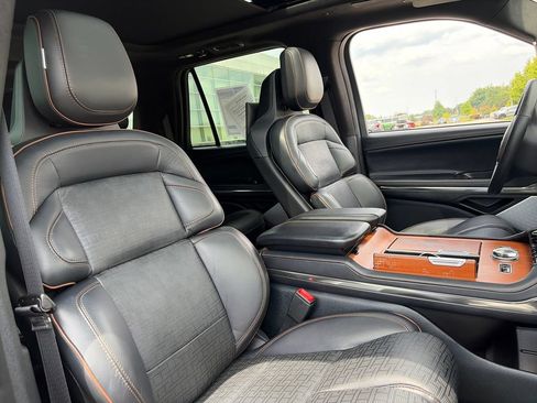 Used 2025 Lincoln Navigator L Black Label AWD/4WD image 12