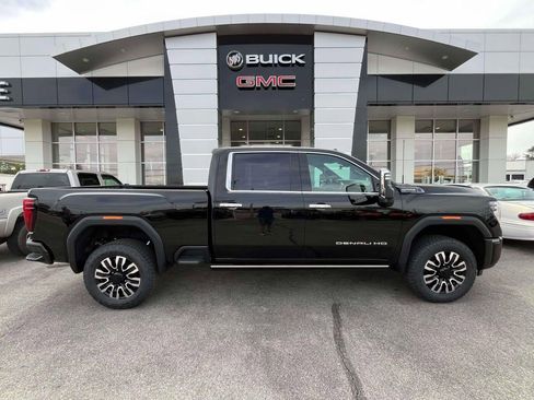 New 2026 GMC Sierra 3500 Denali Ultimate AWD/4WD image 2