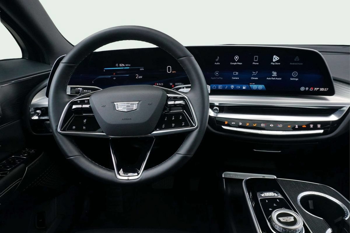 Used 2024 Cadillac Lyriq Luxury RWD image 26