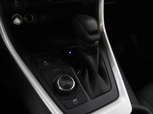 Used 2025 Toyota RAV4 LE image 23