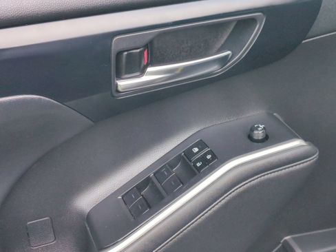 Used 2023 Toyota Highlander XLE FWD image 22