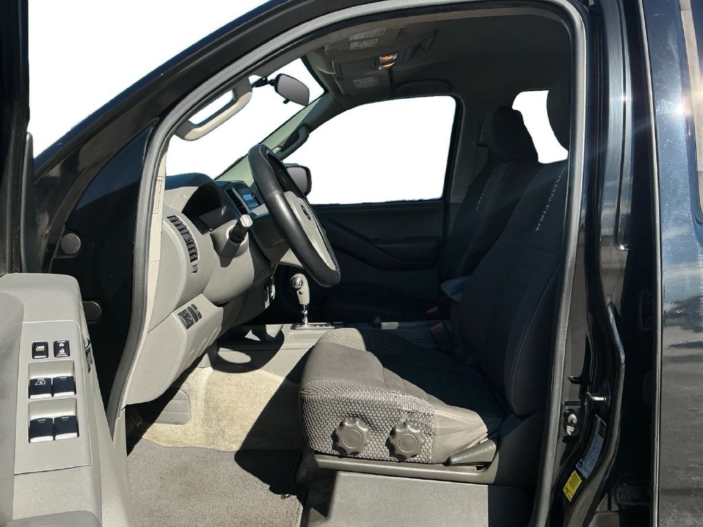 Used 2012 Nissan Frontier SV w/ Sport Appearance Pkg RWD image 14