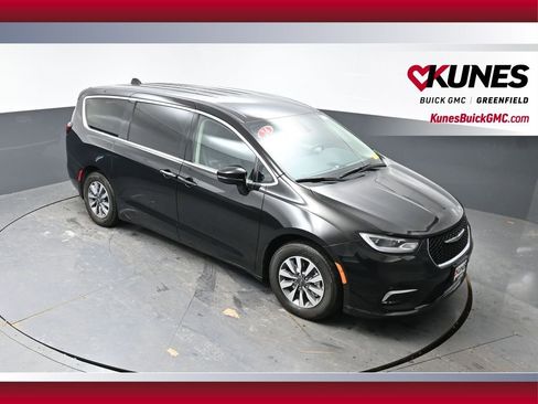 Used 2024 Chrysler Pacifica Select FWD image 40