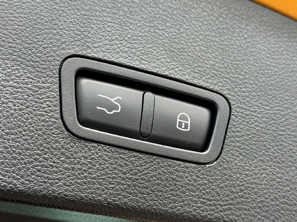 Used 2024 Dodge Hornet R/T Plus w/ R/T Blacktop Package AWD/4WD image 13
