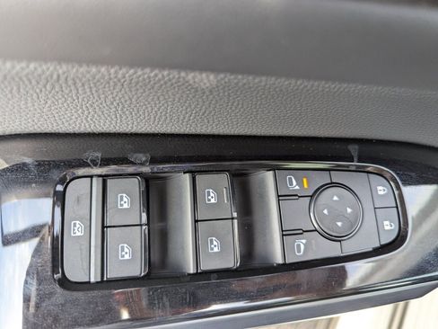 New 2026 Nissan Pathfinder SL FWD image 13