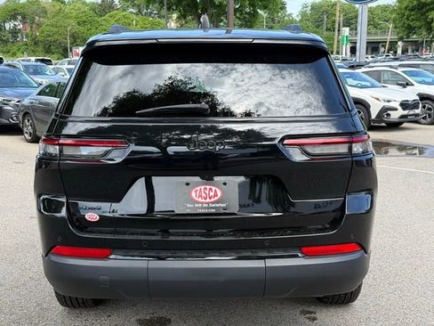 Used 2024 Jeep Grand Cherokee L Altitude AWD/4WD image 9