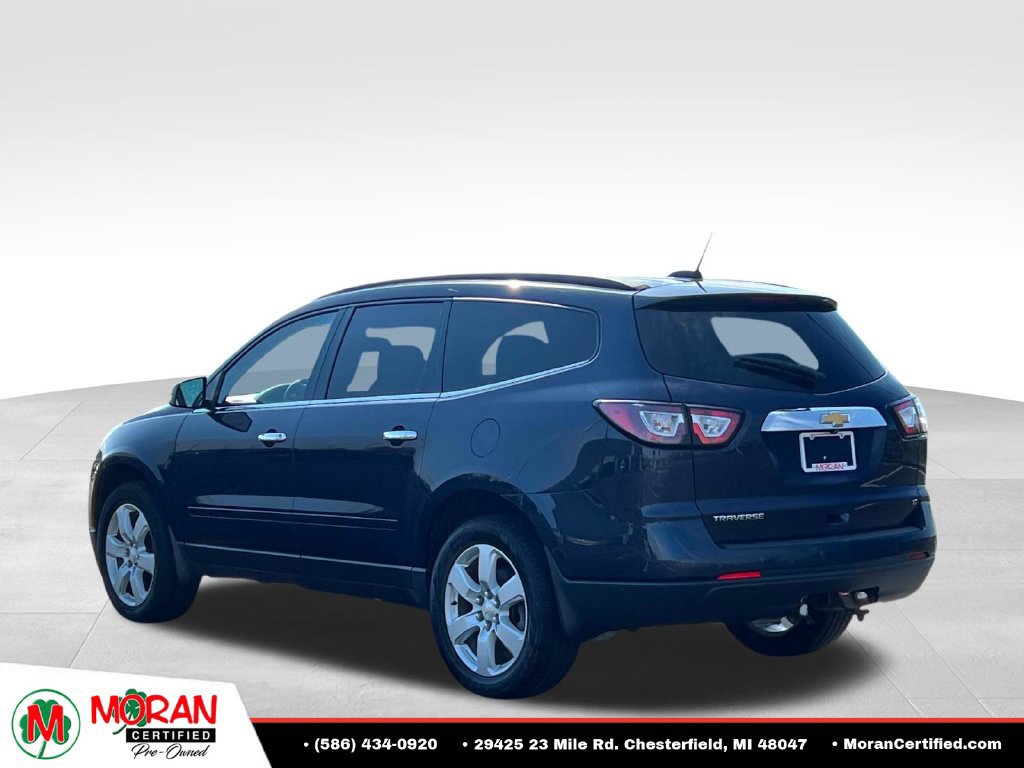 Used 2017 Chevrolet Traverse LT w/ Style and Technology Package FWD image 4