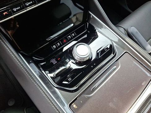 New 2024 Jeep Wagoneer 4WD w/ HD Trailer Tow Package image 15