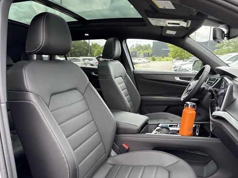 New 2025 Volkswagen Atlas Cross Sport SEL R-Line image 19