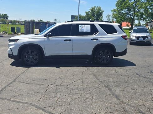 Used 2025 Honda Pilot Sport image 4