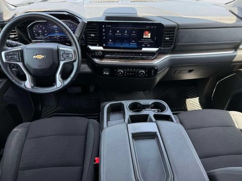 Used 2024 Chevrolet Silverado 1500 LT AWD/4WD image 14