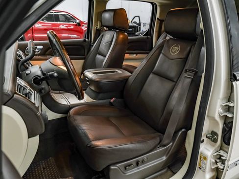 Used 2014 Cadillac Escalade ESV Platinum RWD image 24