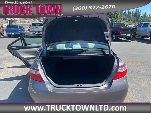 Used 2015 Toyota Camry LE FWD image 11
