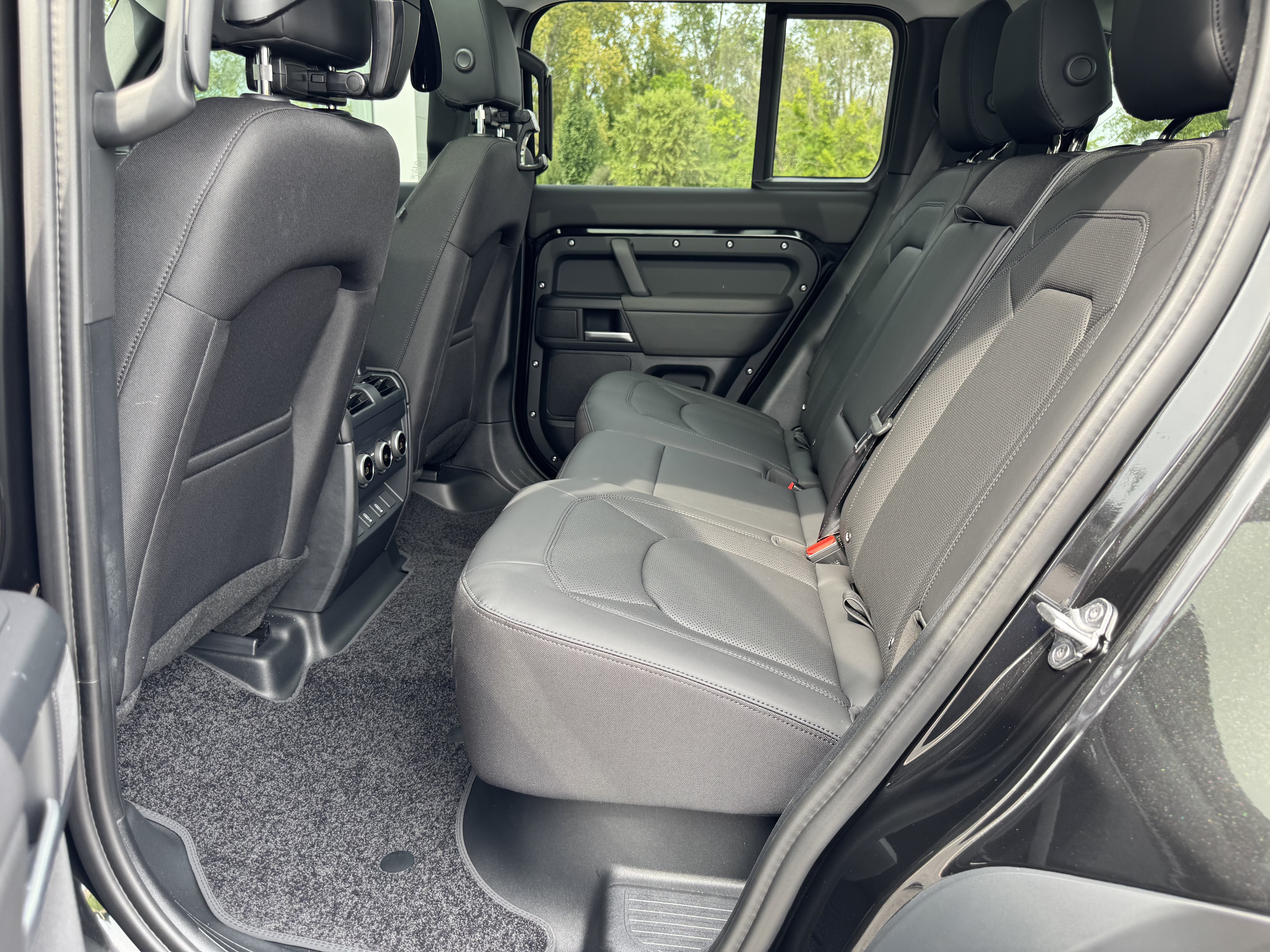 New 2026 Land Rover Defender 110 S AWD/4WD image 5