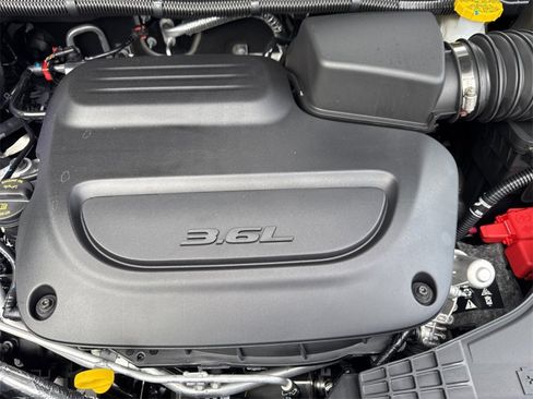 New 2026 Chrysler Pacifica Select image 39