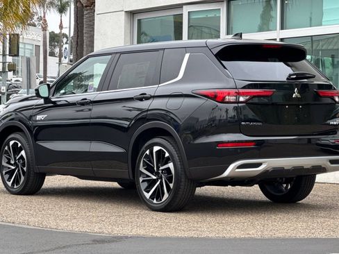New 2025 Mitsubishi Outlander SE image 6